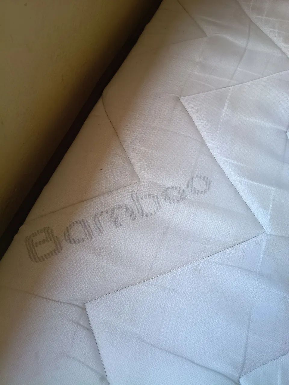 VENDO CAMA DE CASAL COMPLETA 