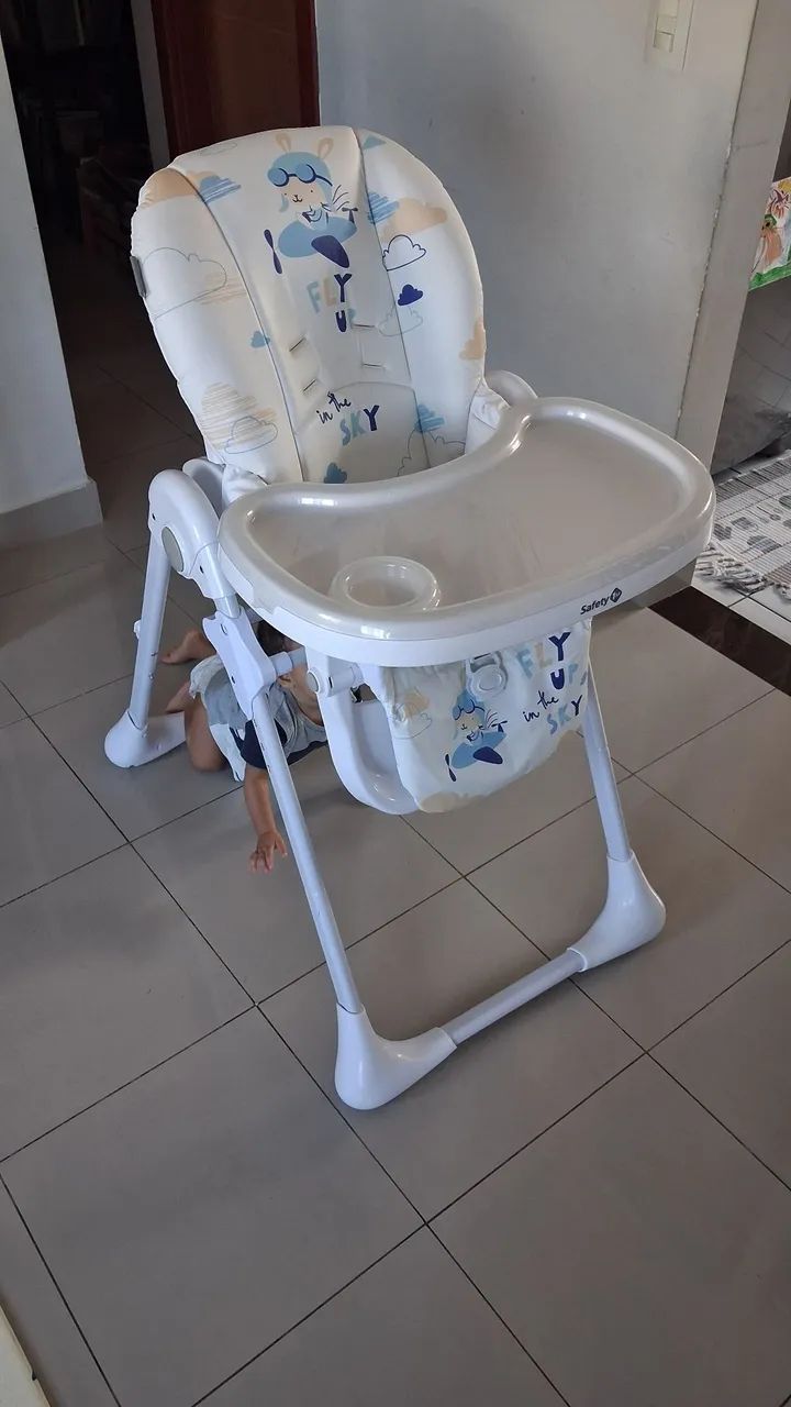 Cadeirinha infantil de alimentação