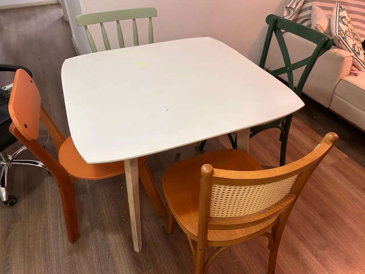 Mesa desmontada com marcas de uso  - Foto 2