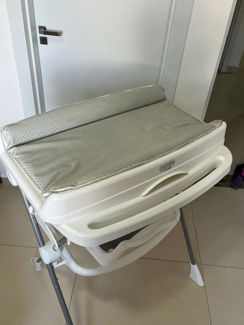 Vende-se banheira com trocador  - Foto 5