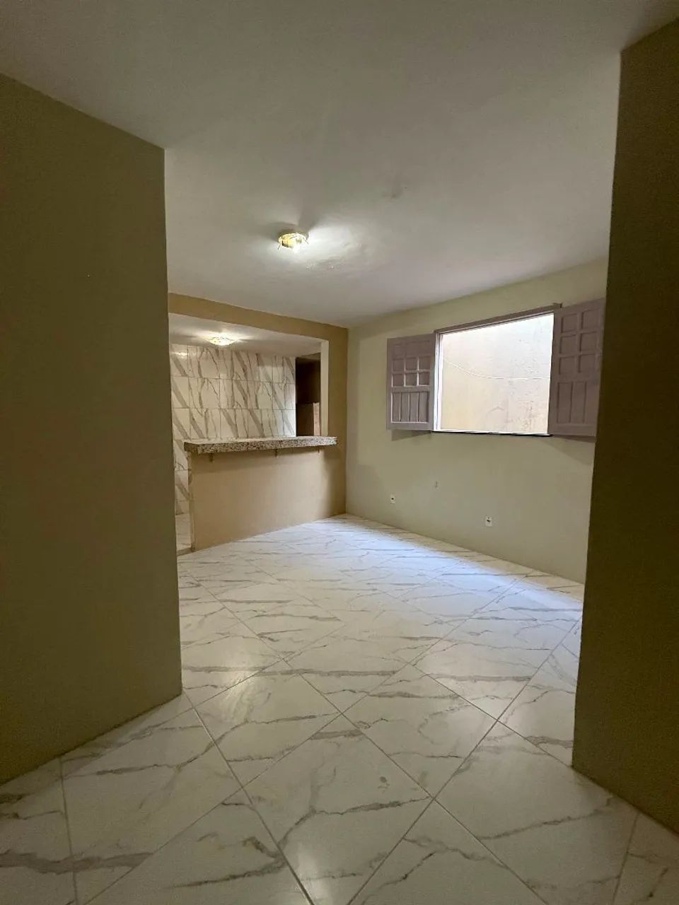 APARTAMENTO EM ITAPUÃ PROXIMO A PRAIA