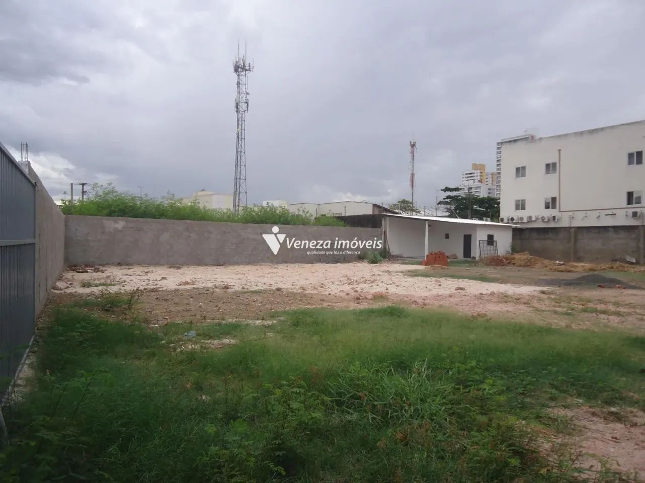 Terreno Comercial de esquina para aluguel - Foto 6