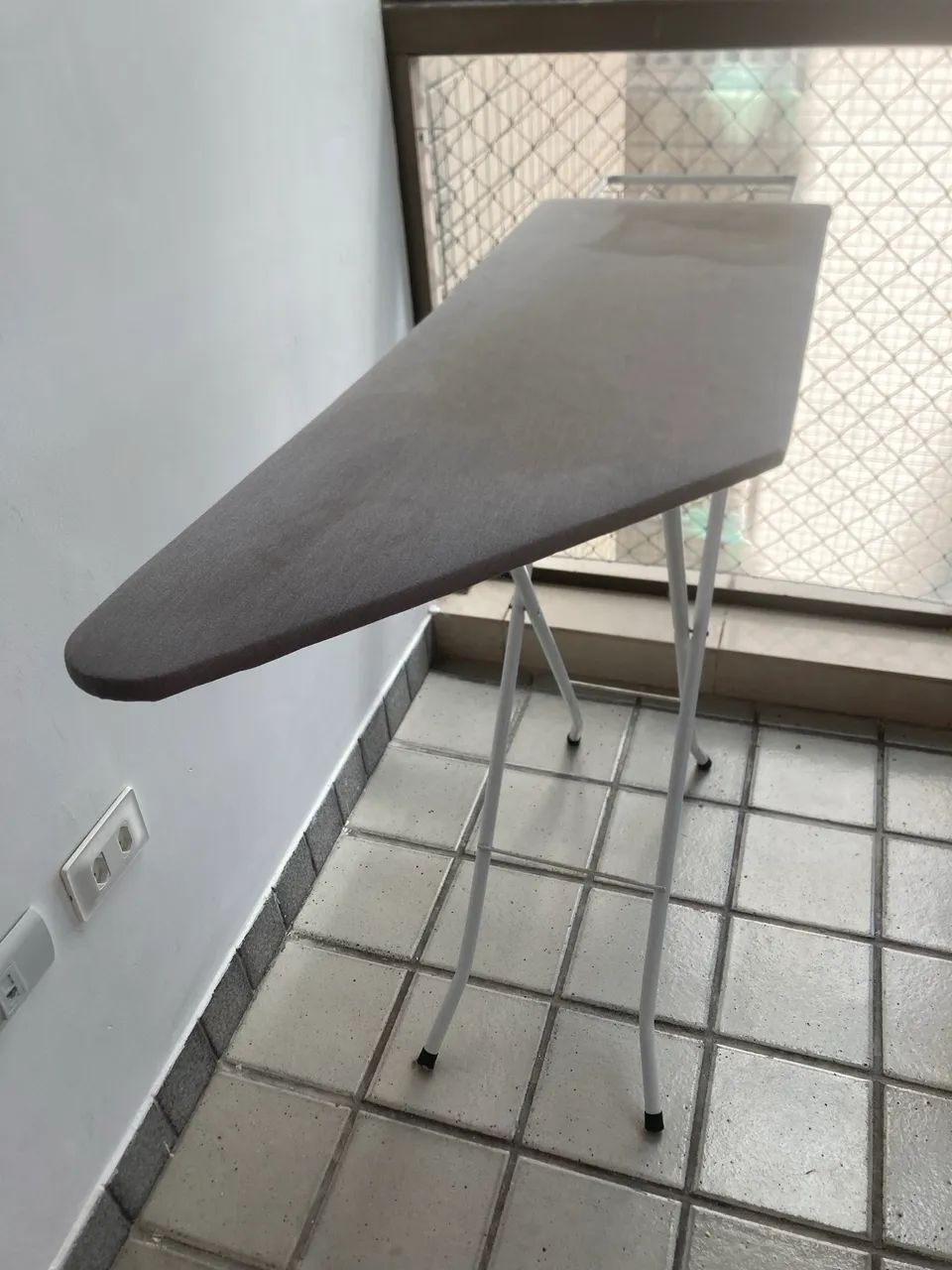 Tabua de Passar Roupa Com Suporte para Ferro