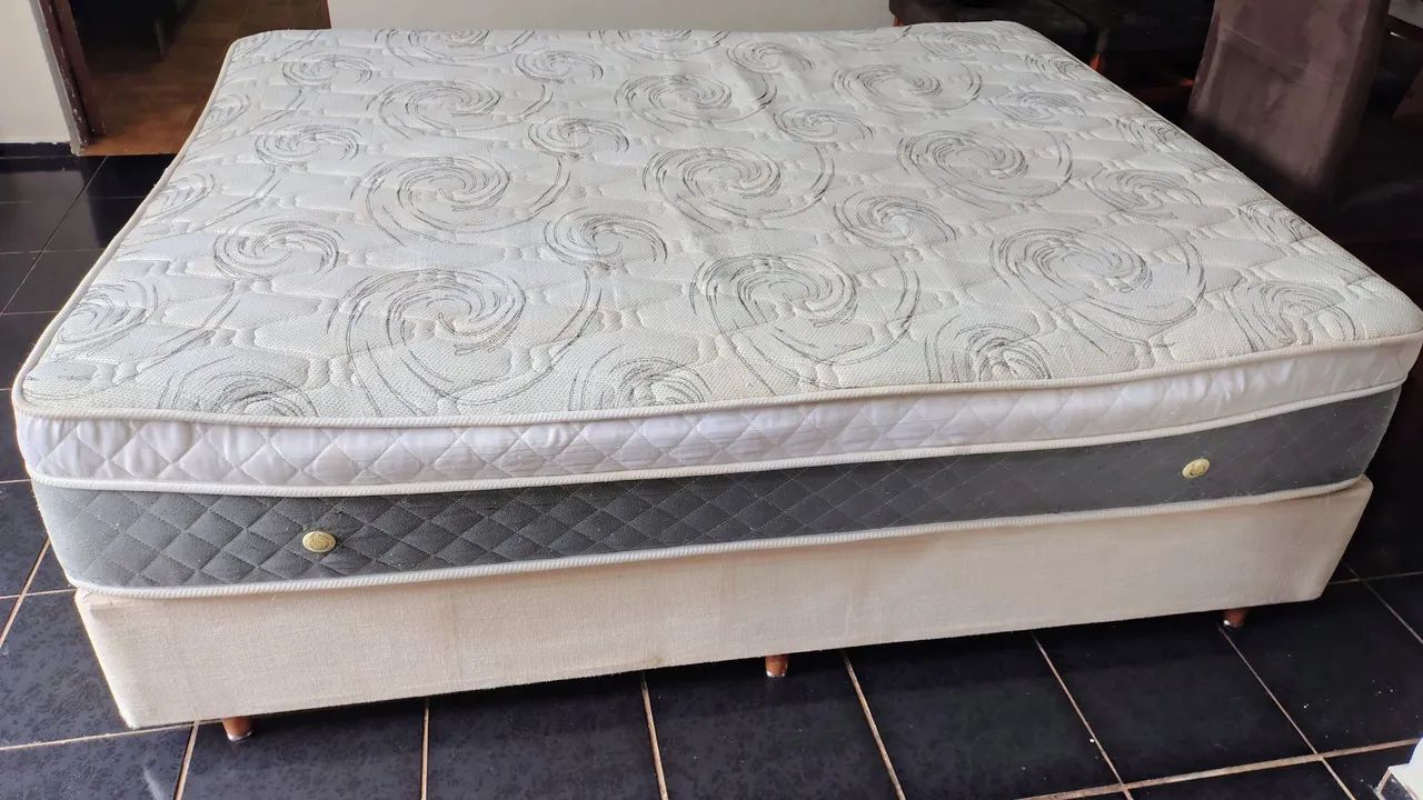 Cama box Queen 1,58x1,98 higienizada  - Foto 4