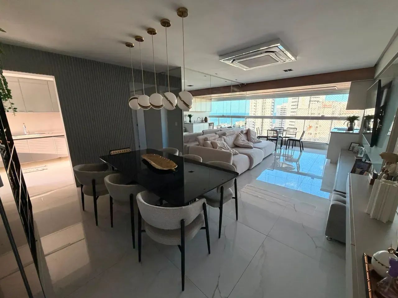 APARTAMENTO 04 SUÍTES 140m²