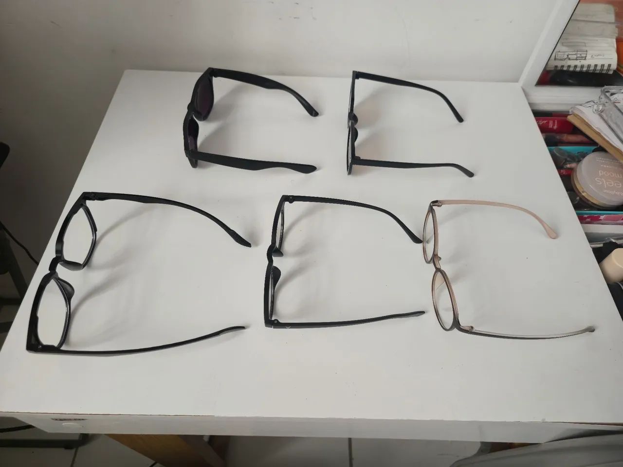 Desapego: 5 Óculos Variados (3 Armações de Grau + 2 Óculos de Sol) - Foto 3
