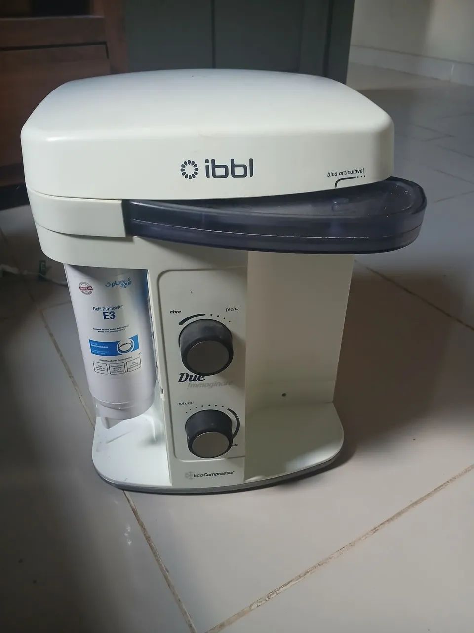 Bebedouro biblioteca com bico articulado 