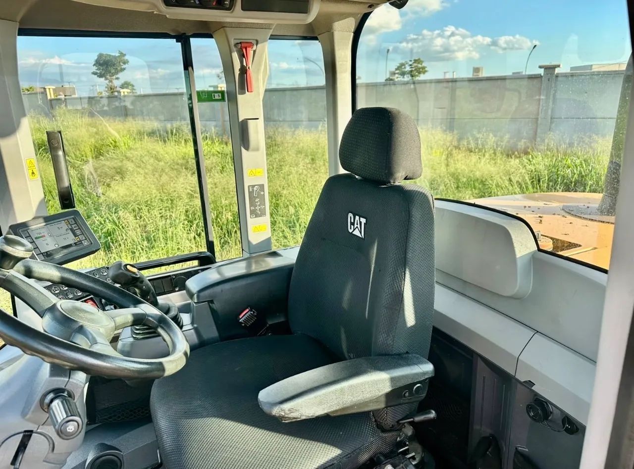 Pá Carregadeira Caterpillar 938K ano 2022 com 6.400 horas, ar condicionado, em SP - Foto 4