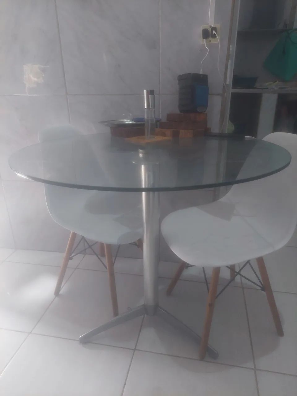 $ 499,00 Mesa de Jantar Redonda com Tampo Giratório e Base em Alumínio Premium ?