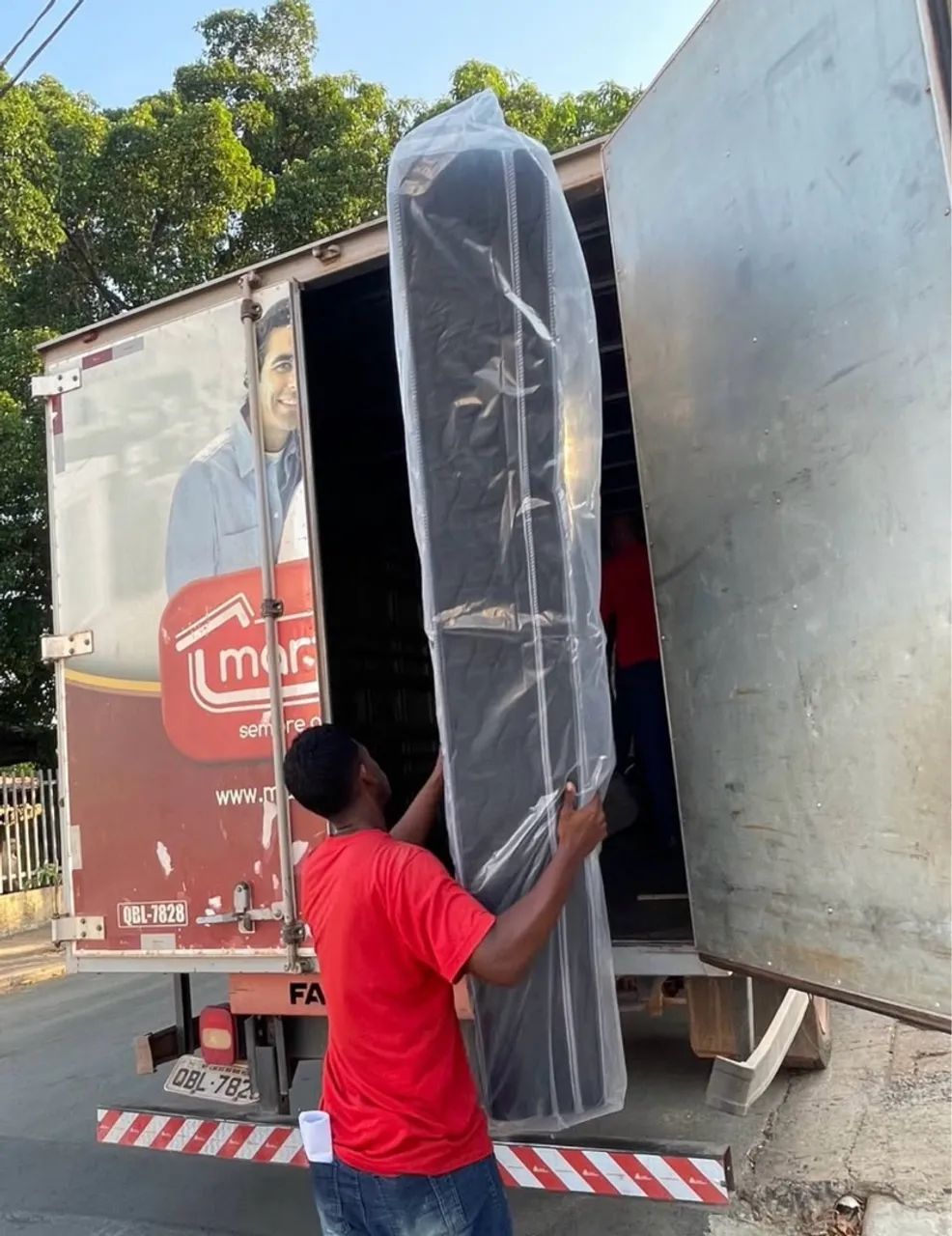 Cama semi nova, com nota fiscal 