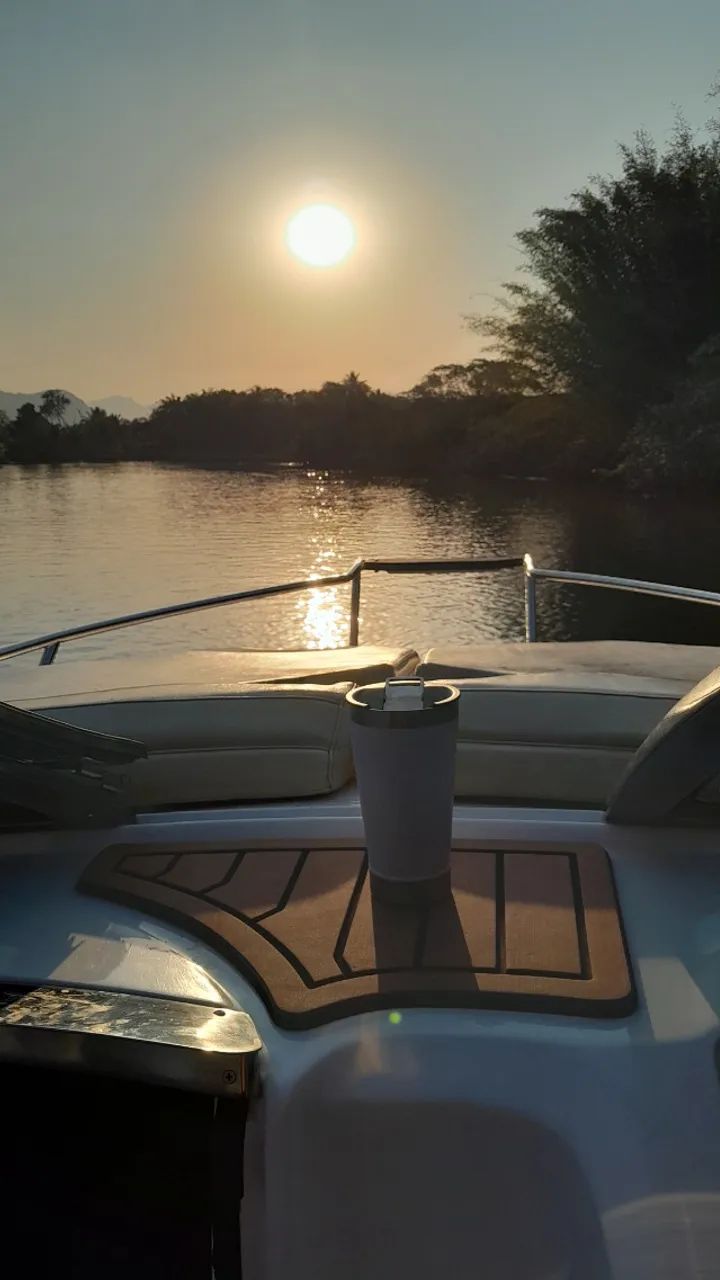 Lancha Focker 215 Cabinada Motor 150hp  - Foto 2