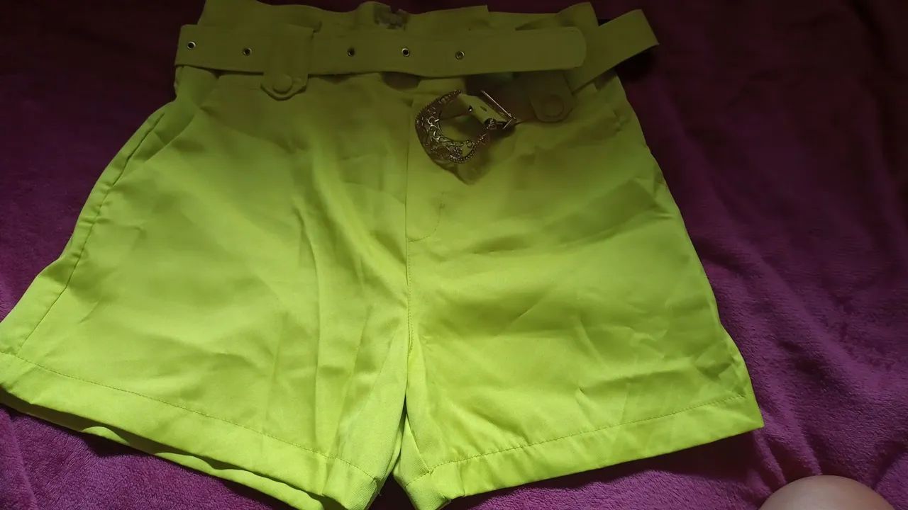 Short social com cinto, tamanho M
