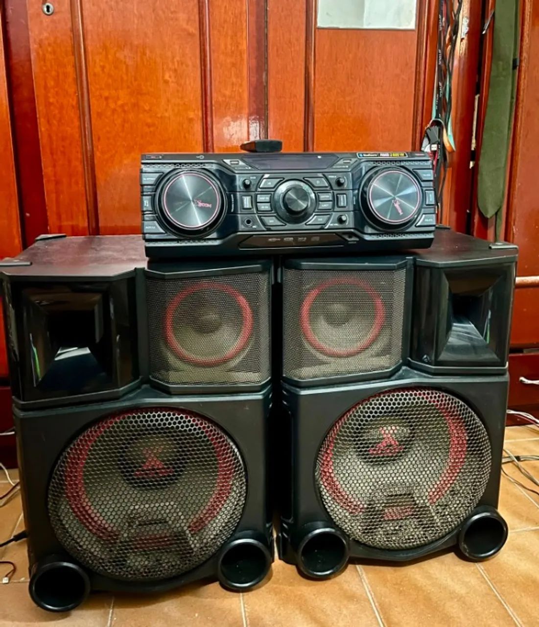 LG XBOOM CM9750