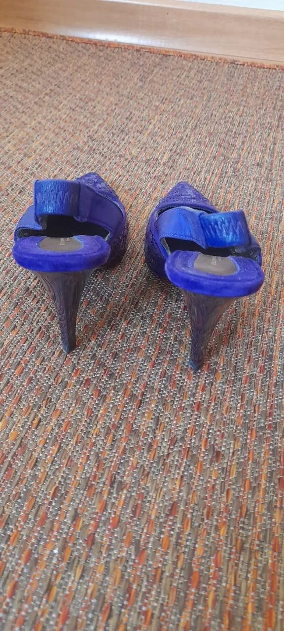 Sapatos DKNY original made Itália.  - Foto 4