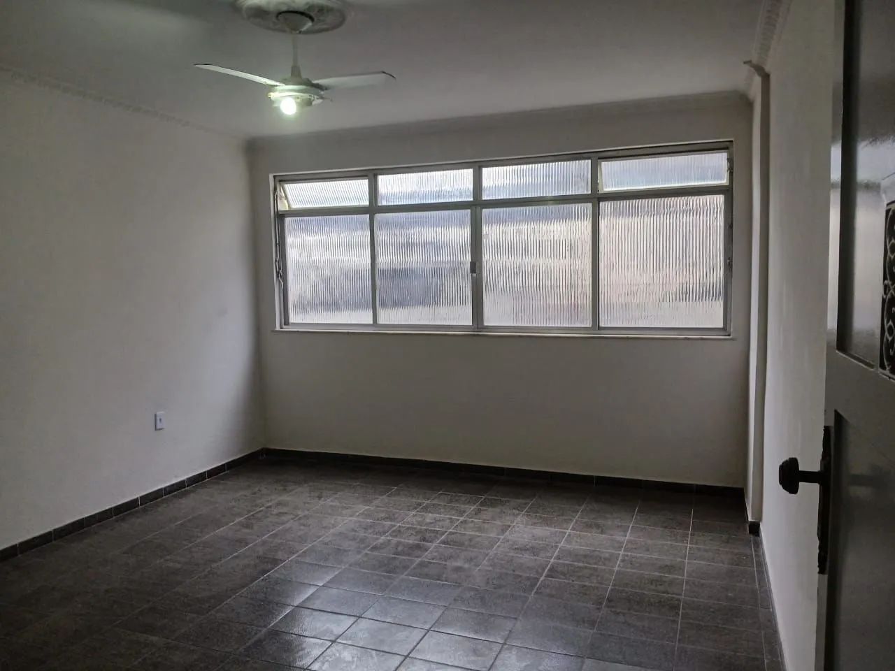 VENDO, APTO 2 Qtr, OTIMA LOCALIZAÇÃO. - Foto 4