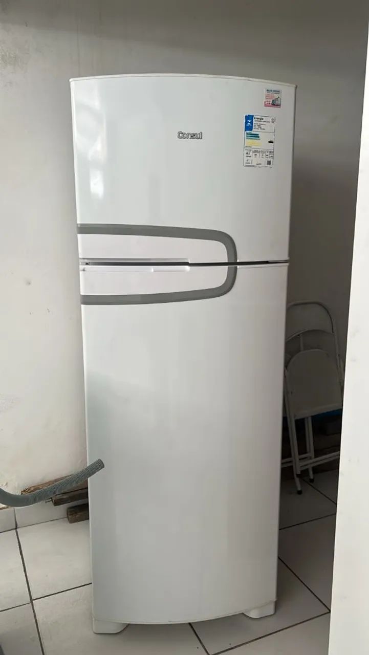Geladeira semi nova