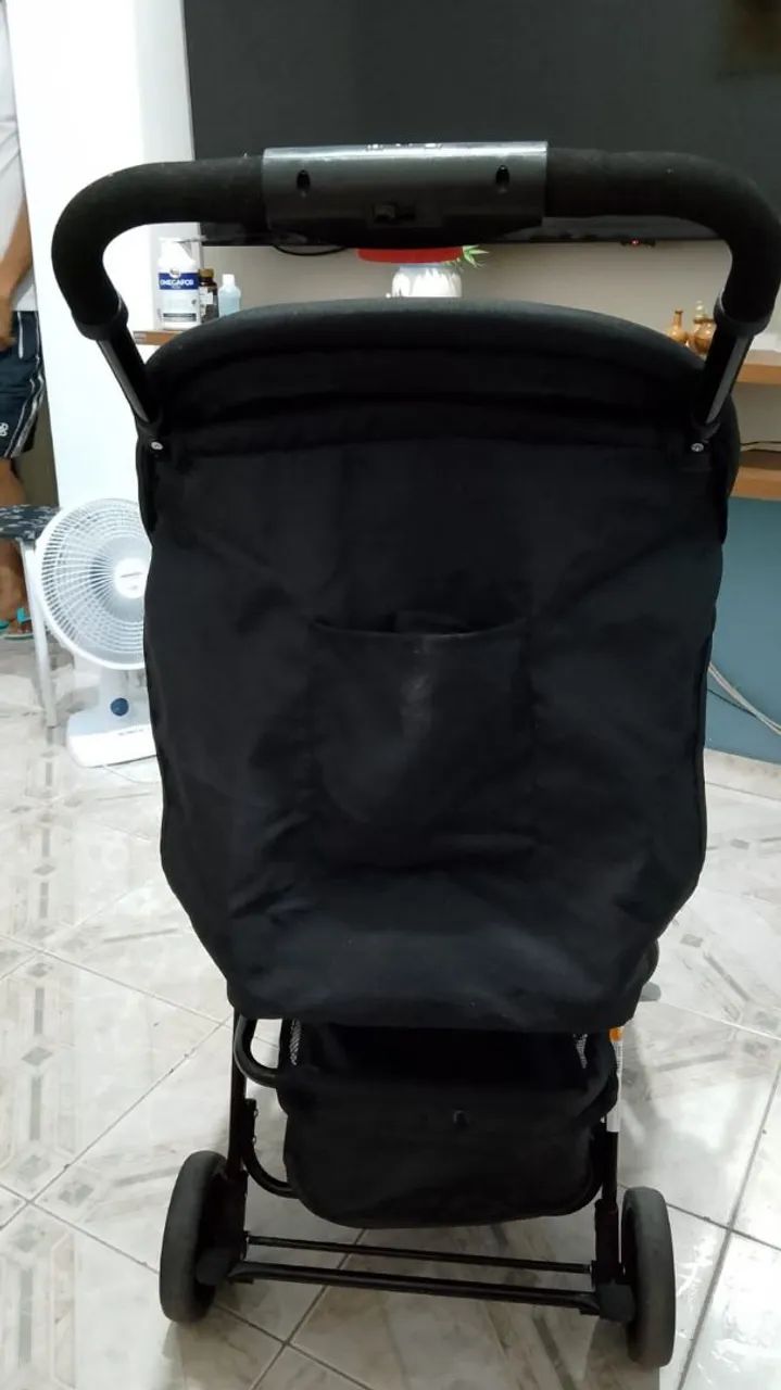 Vendo carrinho de bebê 