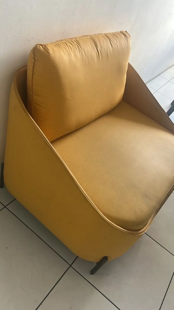 POLTRONA COM DESIGNE ORGANICO - Foto 2