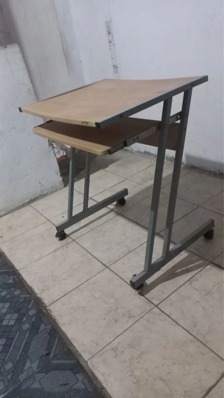 Mesa para computador/escritório com bandeja para teclado - Foto 4
