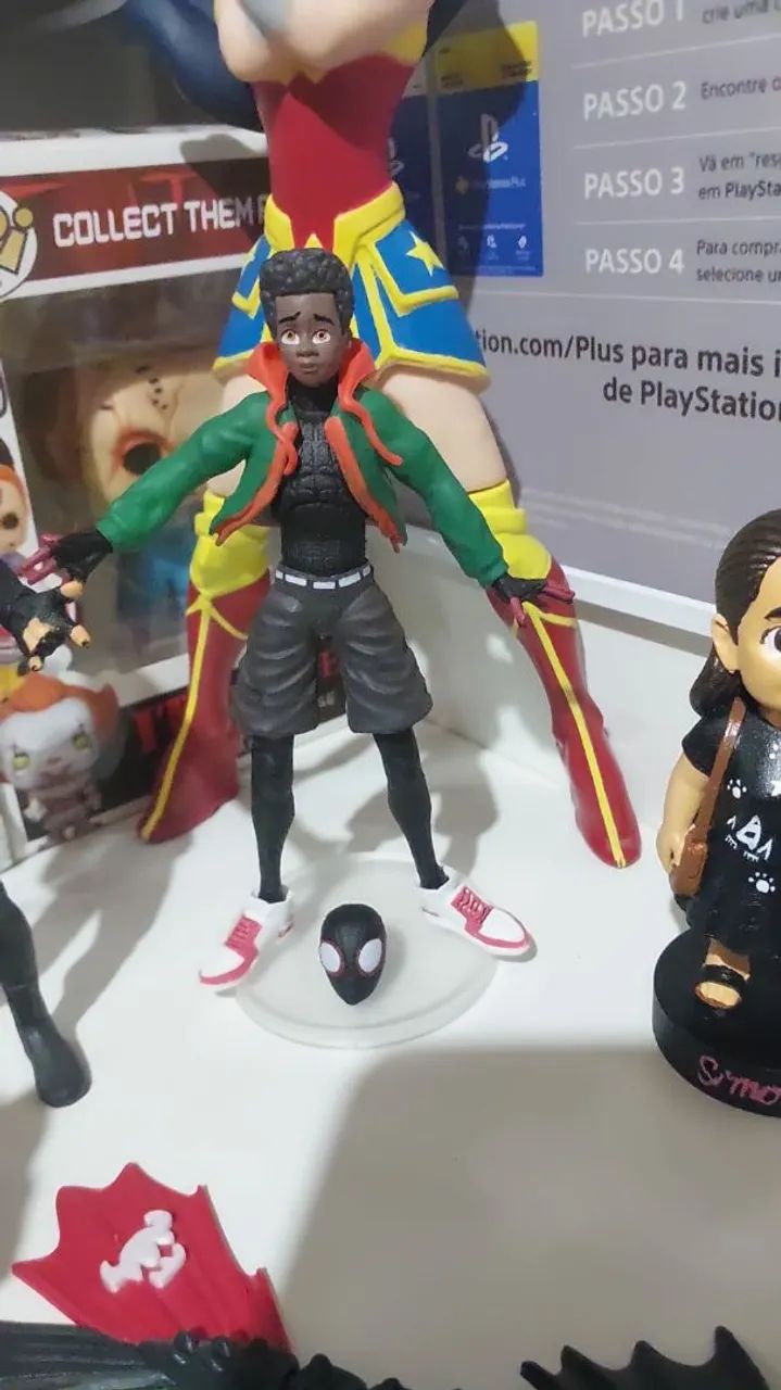 Boneco Miles Morales lacrado