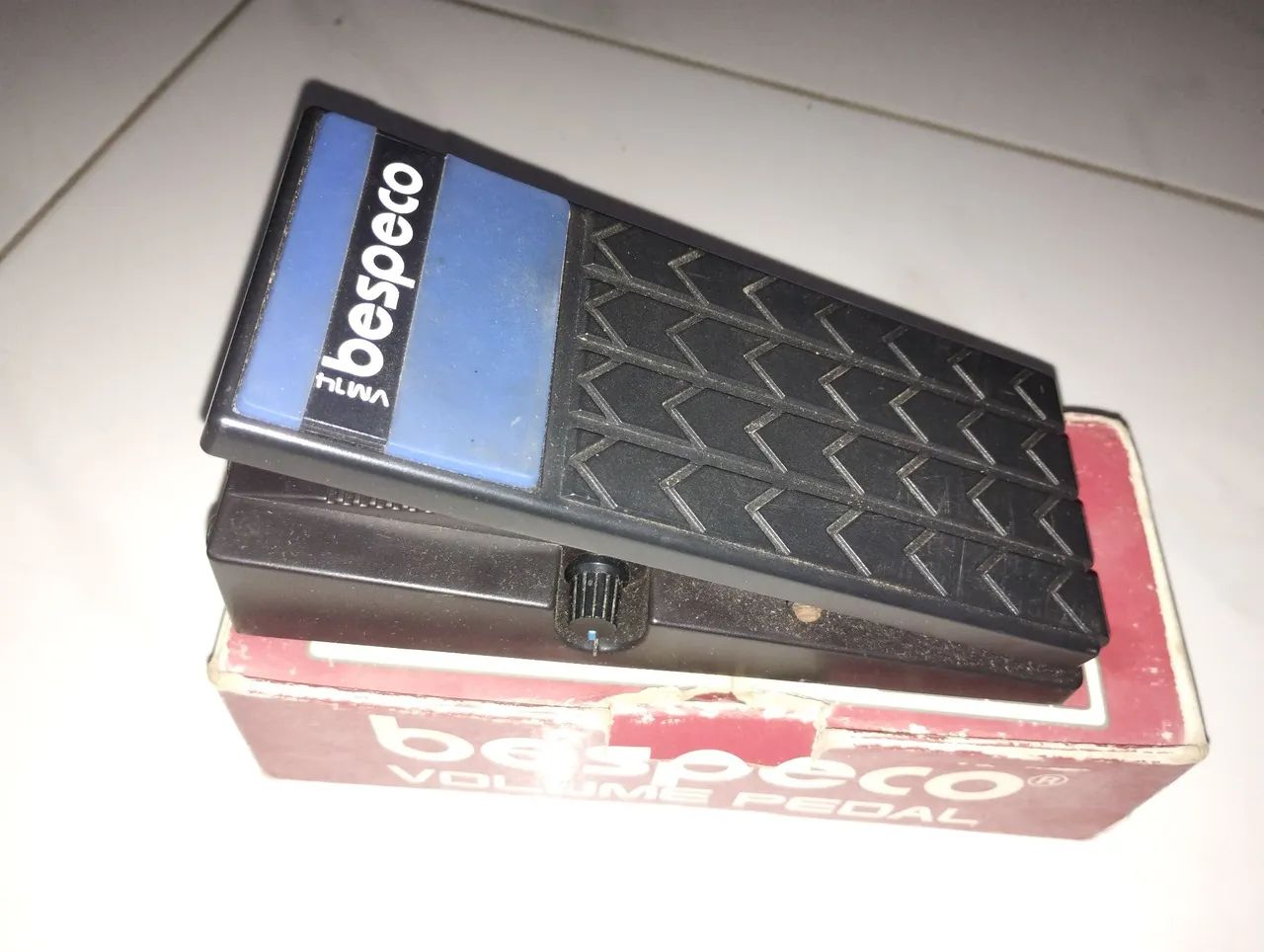 Pedal de volume Bespeco 