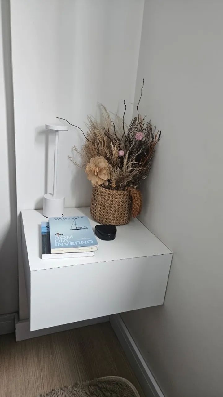 Mesa.de cabeceira