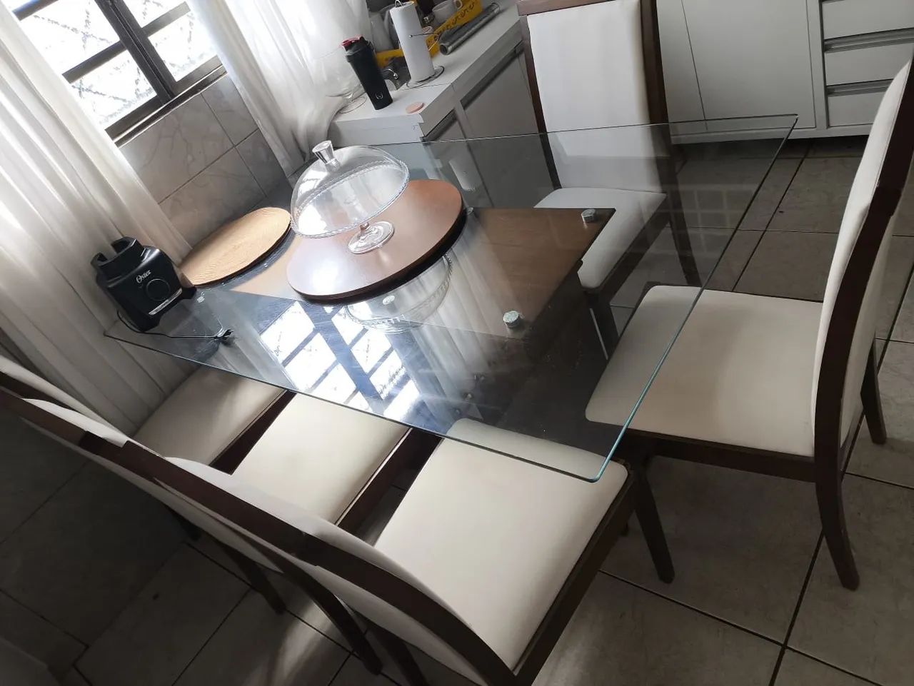 Mesa em vidro mais cadeiras - Foto 5
