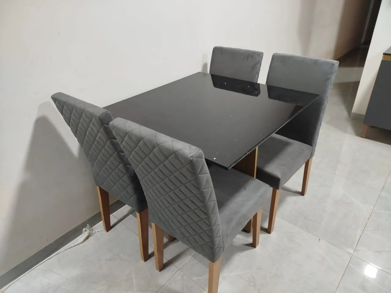 Mesa de jantar com 4 cadeiras  - Foto 2