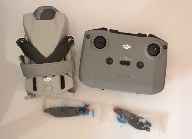 Drone DJI Mini 3 + Cartão Micro SD Samsung 256GB PRO Plus