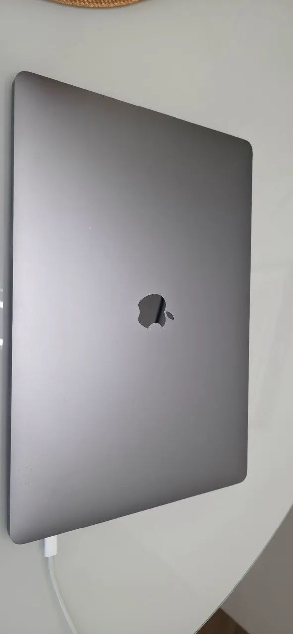 MacBook Pro 16