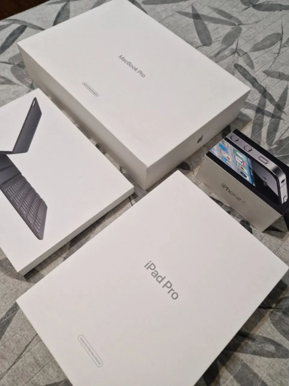 Kit Caixas Apple  MacBook Pro iPad Pro Smart Keyboard e iPhone - Foto 2