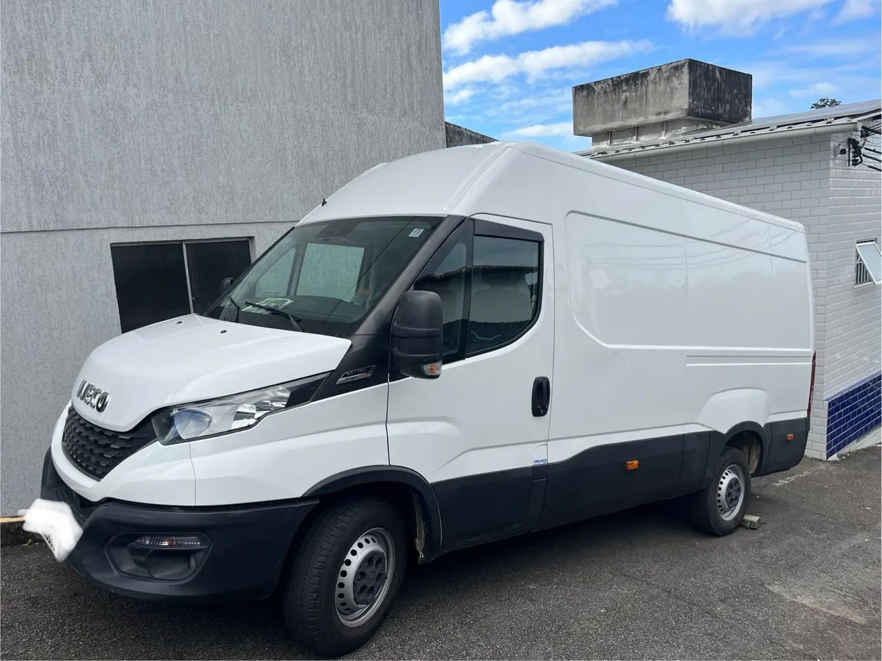 Iveco Daily Furgão 30-130 2.3 12m³ (die)(e5) 2022 2022