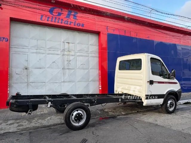 Iveco Daily Chassi 35s14 2P (e5) 2019 - Foto 2