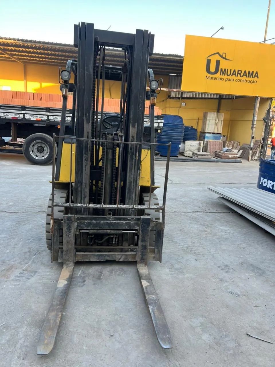 Empilhadeira Clark 2500 ton torre triplex a diesel completa - Foto 4