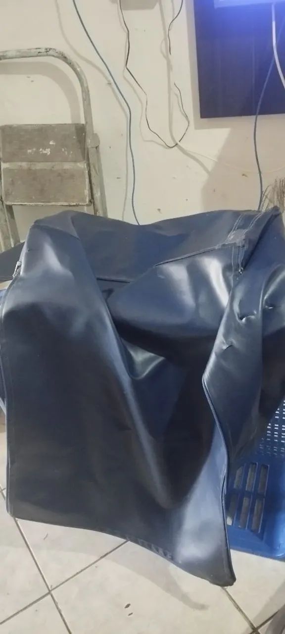 Caixote Plástico Grande / Baú de Feira ~110L com Capa Protetora - Usado - Foto 3