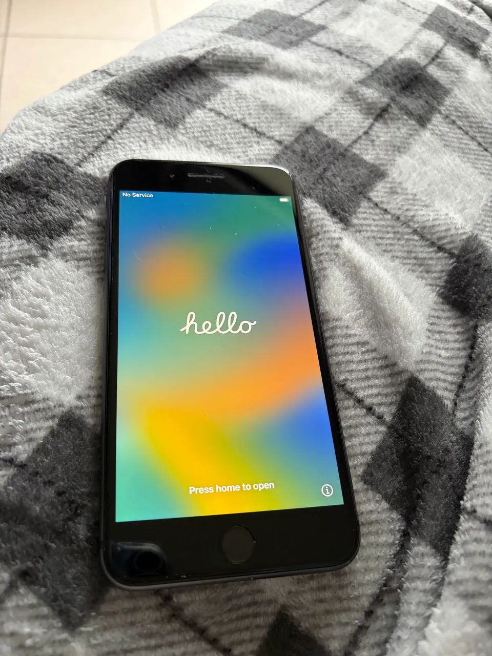 iPhone 8 Plus 64GB - R$ 700