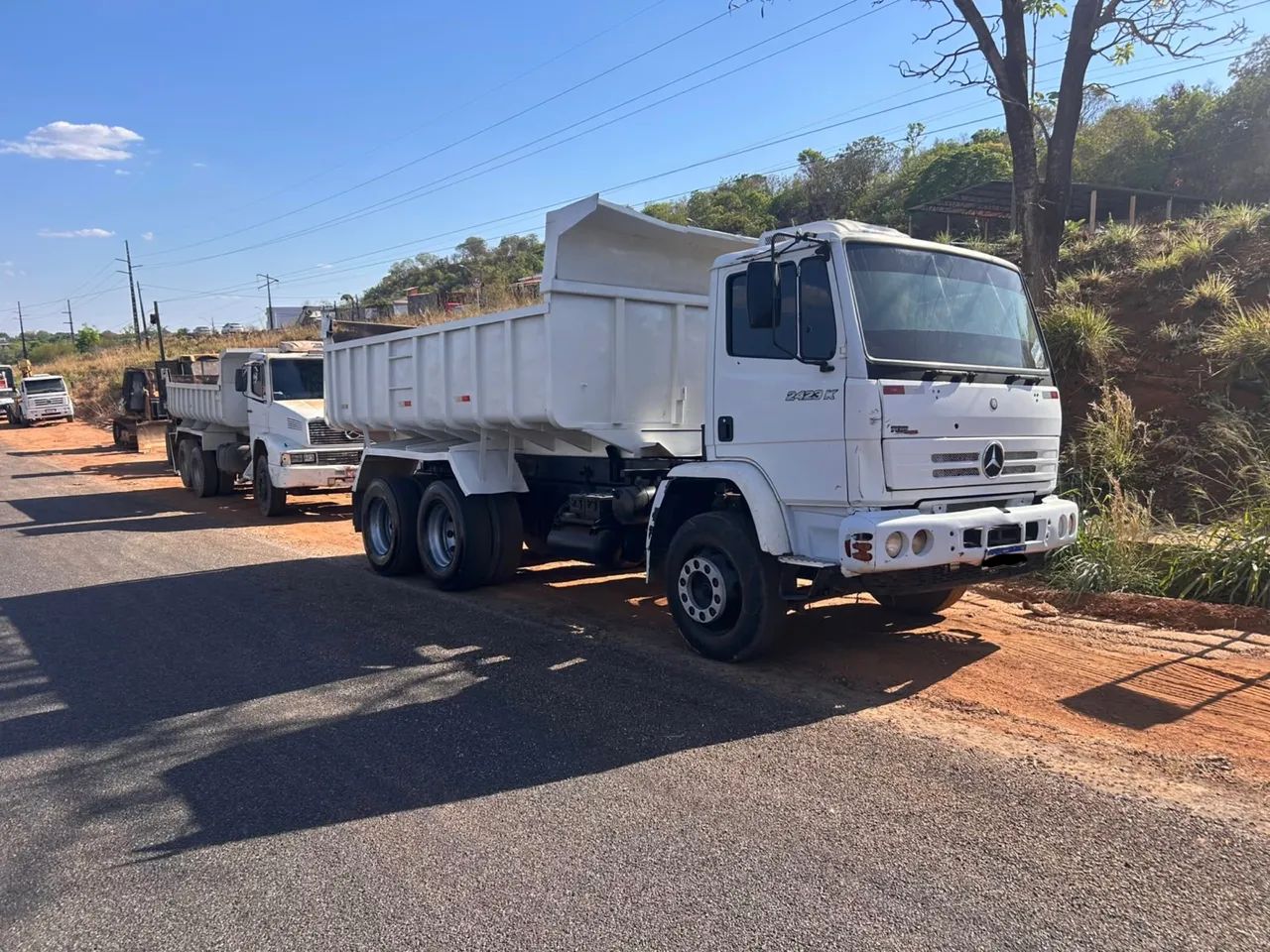Vendo caminhão caçamba 2423 traçado  - Foto 5
