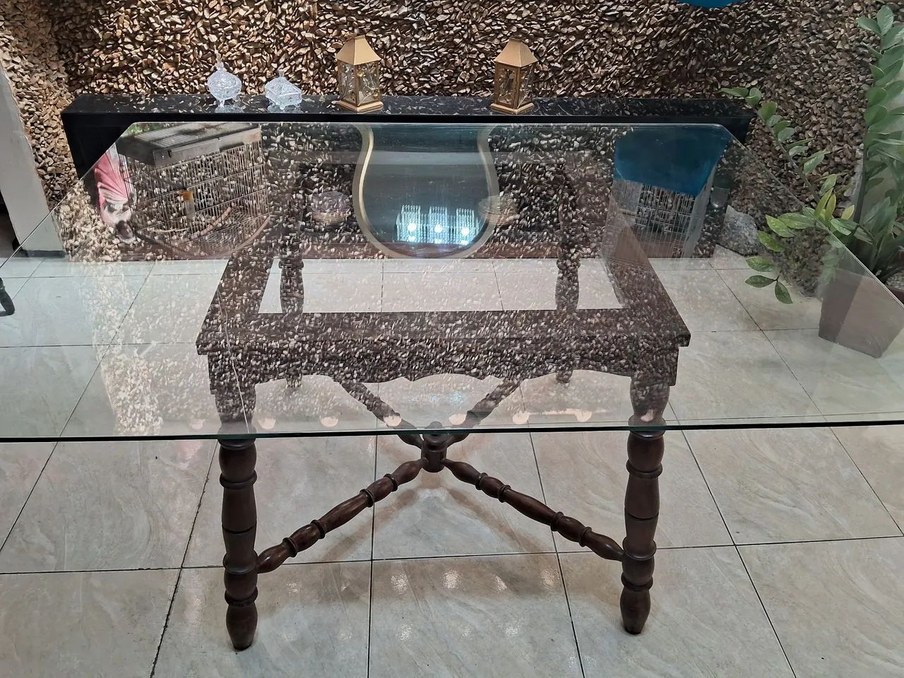 Mesa de jantar em madeira com vidro  - Foto 2