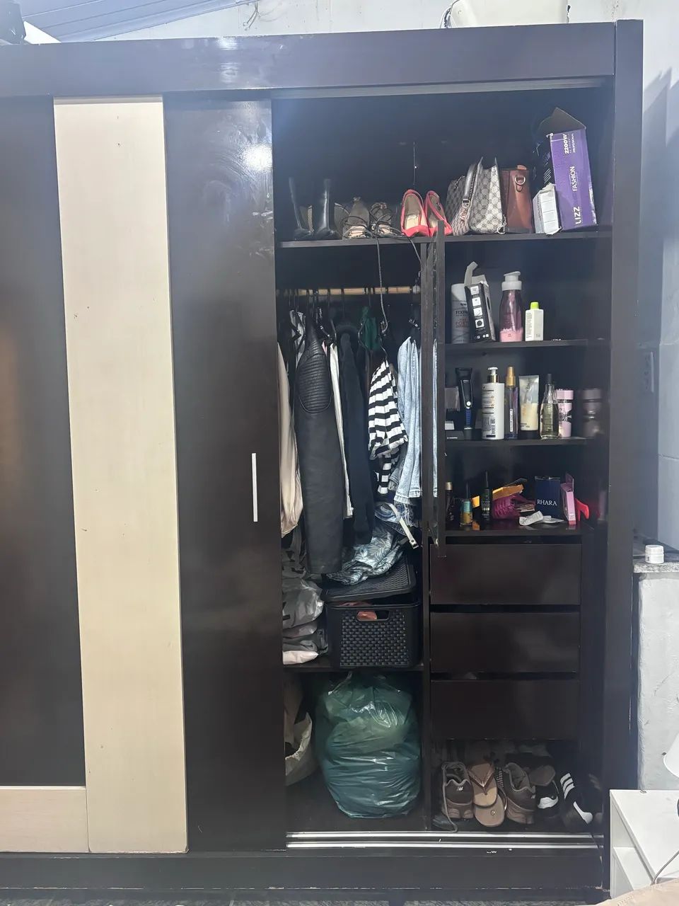 Guarda roupa grande 