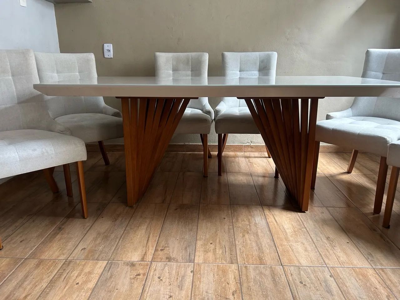 Mesa de 6 lugares com cadeiras  - Foto 2
