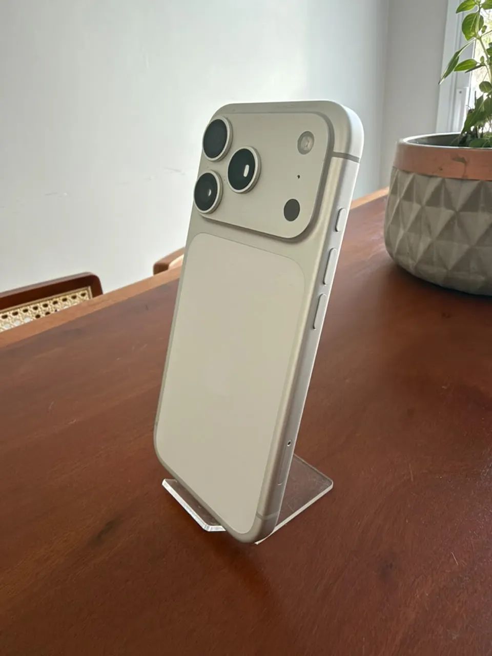 iPhone 17 Pro - Silver - Ativado em julho - 100%
