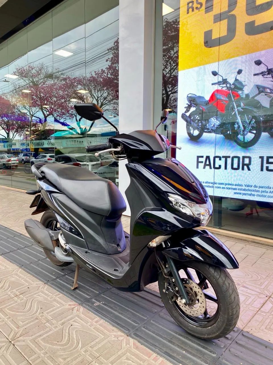 YAMAHA FLUO 125 2023