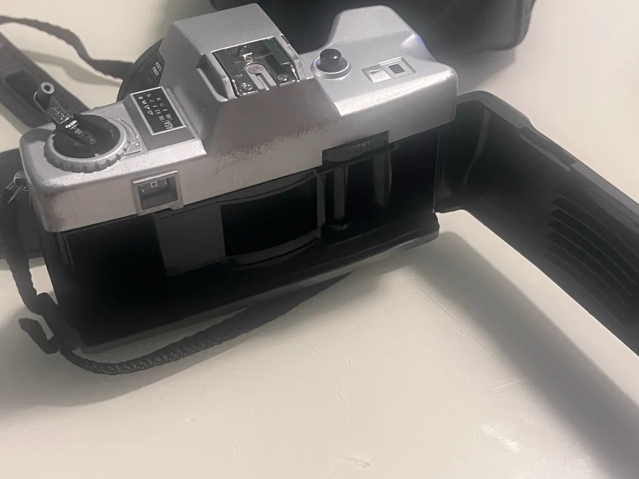 câmera analógica da marca Yashica - Foto 2