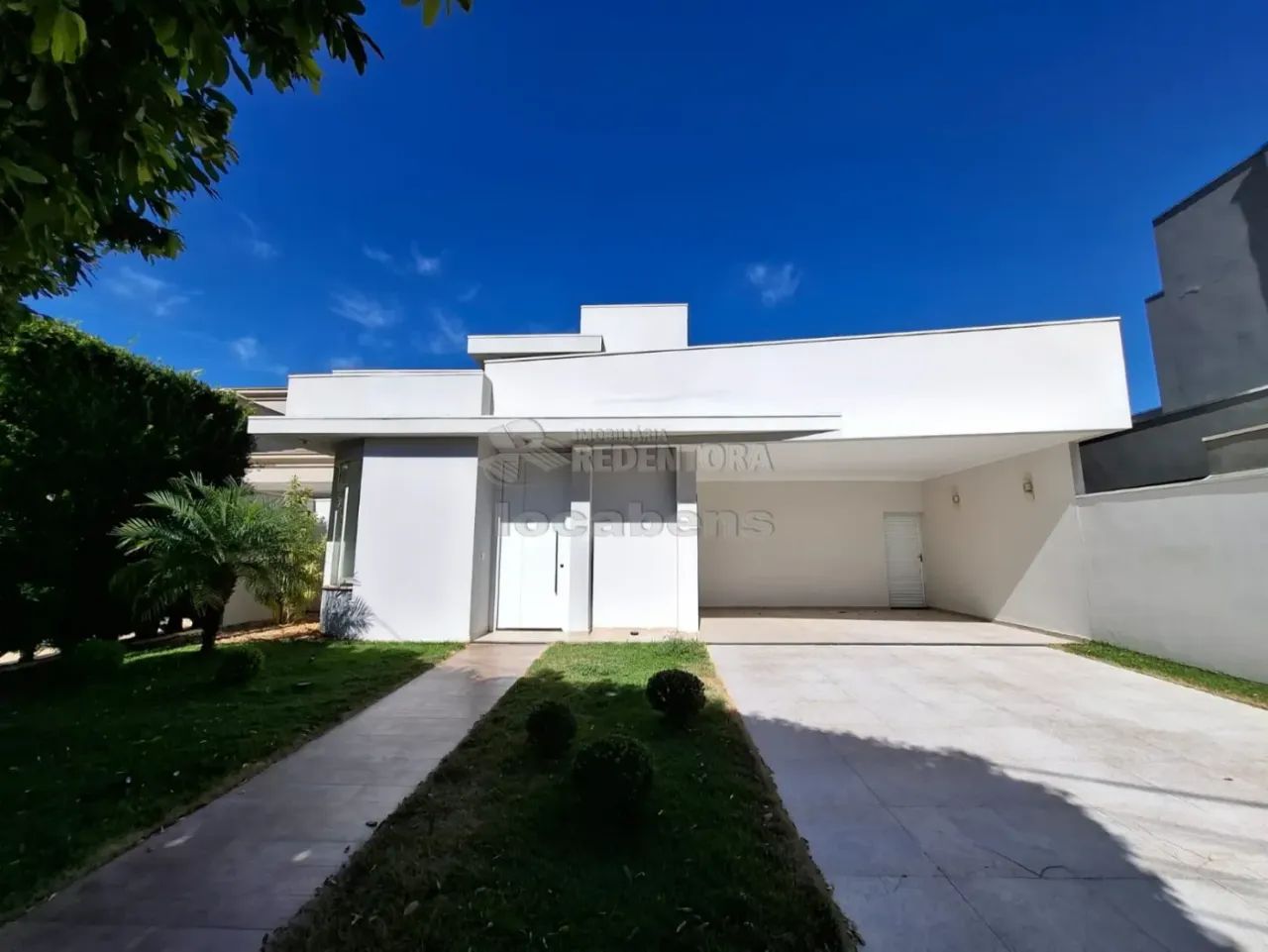 Excelente Casa em Condomínio de Alto Padrão 1