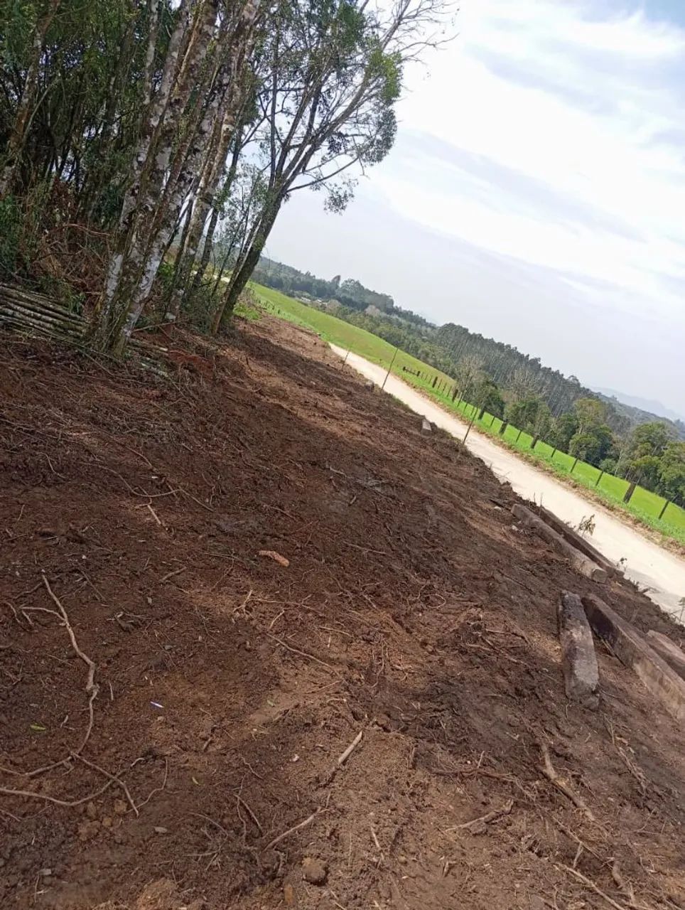 Serviço de limpeza, drenagem e terraplenagem