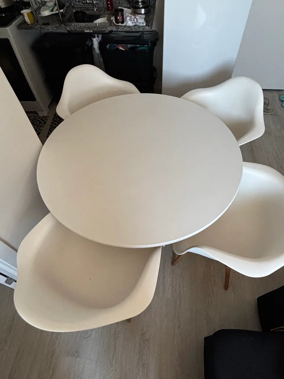 Mesa com 4 cadeiras  - Foto 3