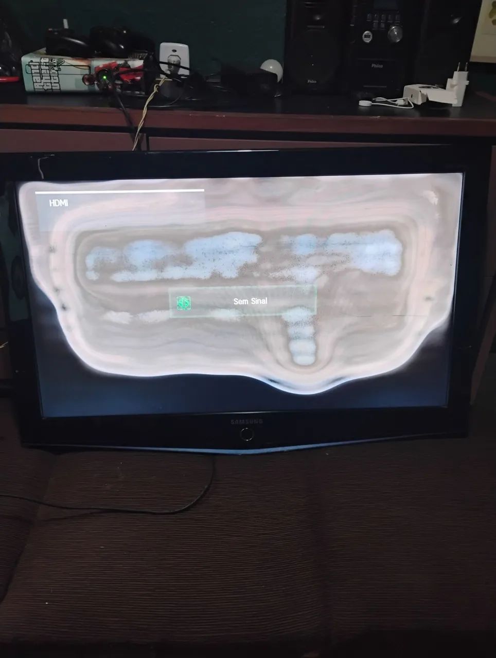 Vendo tv Samsung 42 polegadas com uma mancha na tela q não atrapalha em nada 350,00  - Foto 6