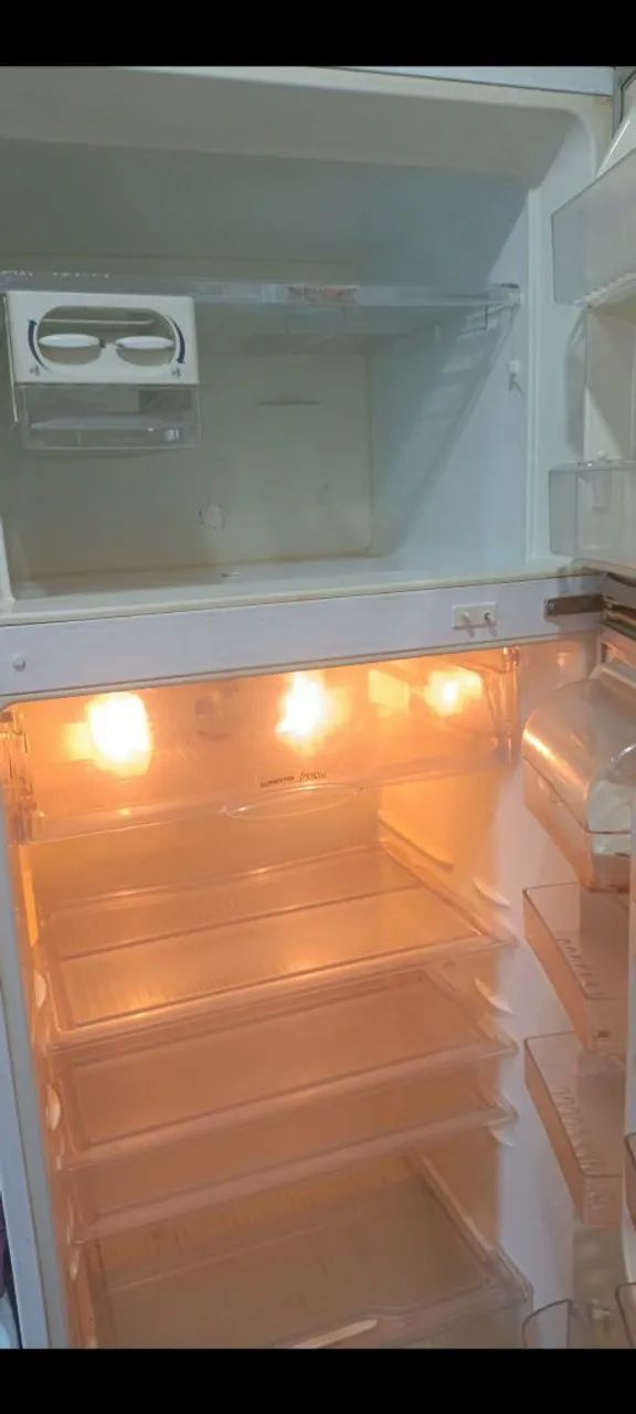 Vendo geladeira com defeito  - Foto 3