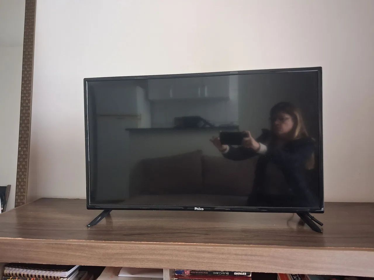 Tv philco 32 polegadas , semi nova! Apenas 6 meses de uso. 