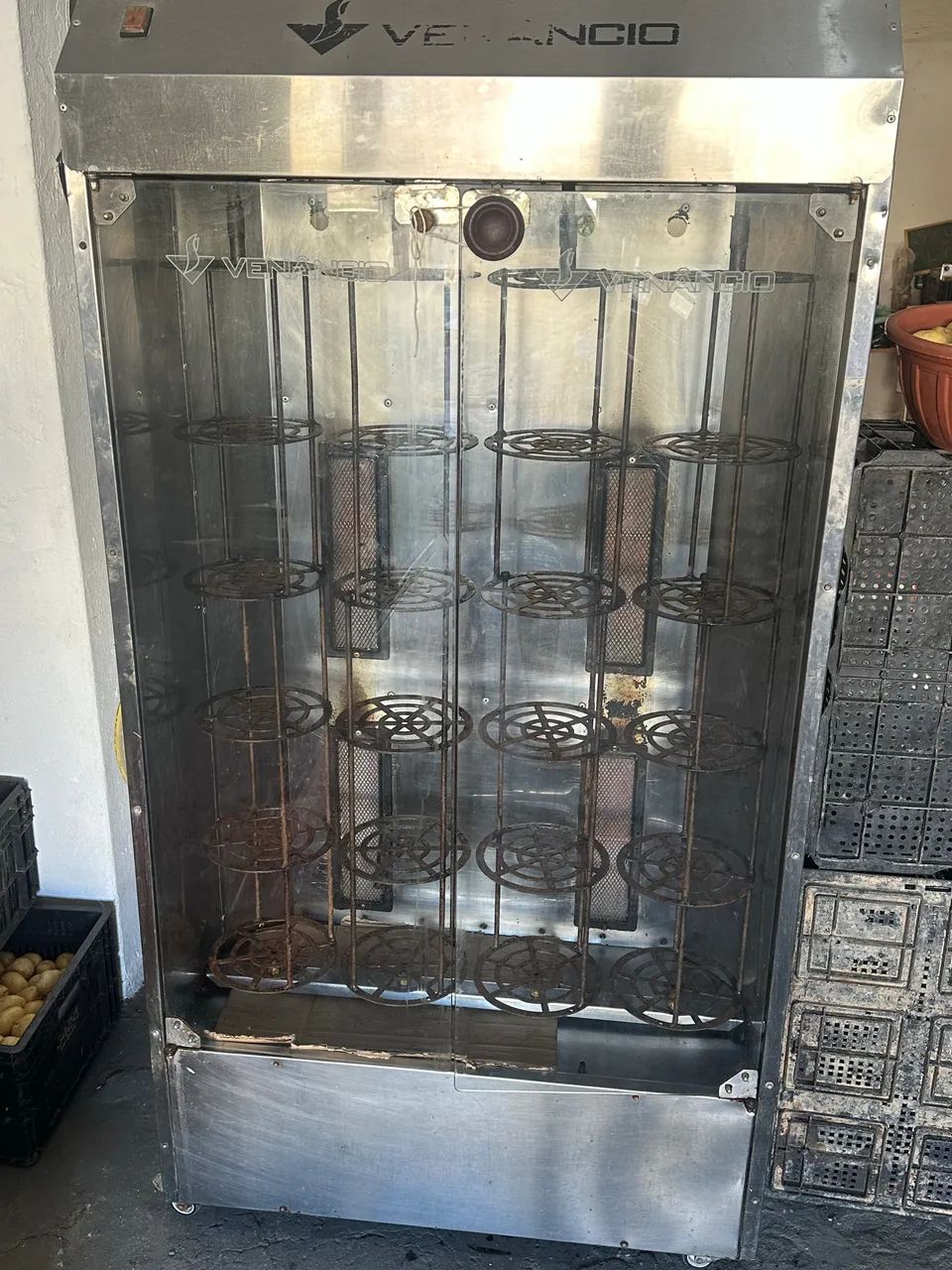 Máquina de frango assado